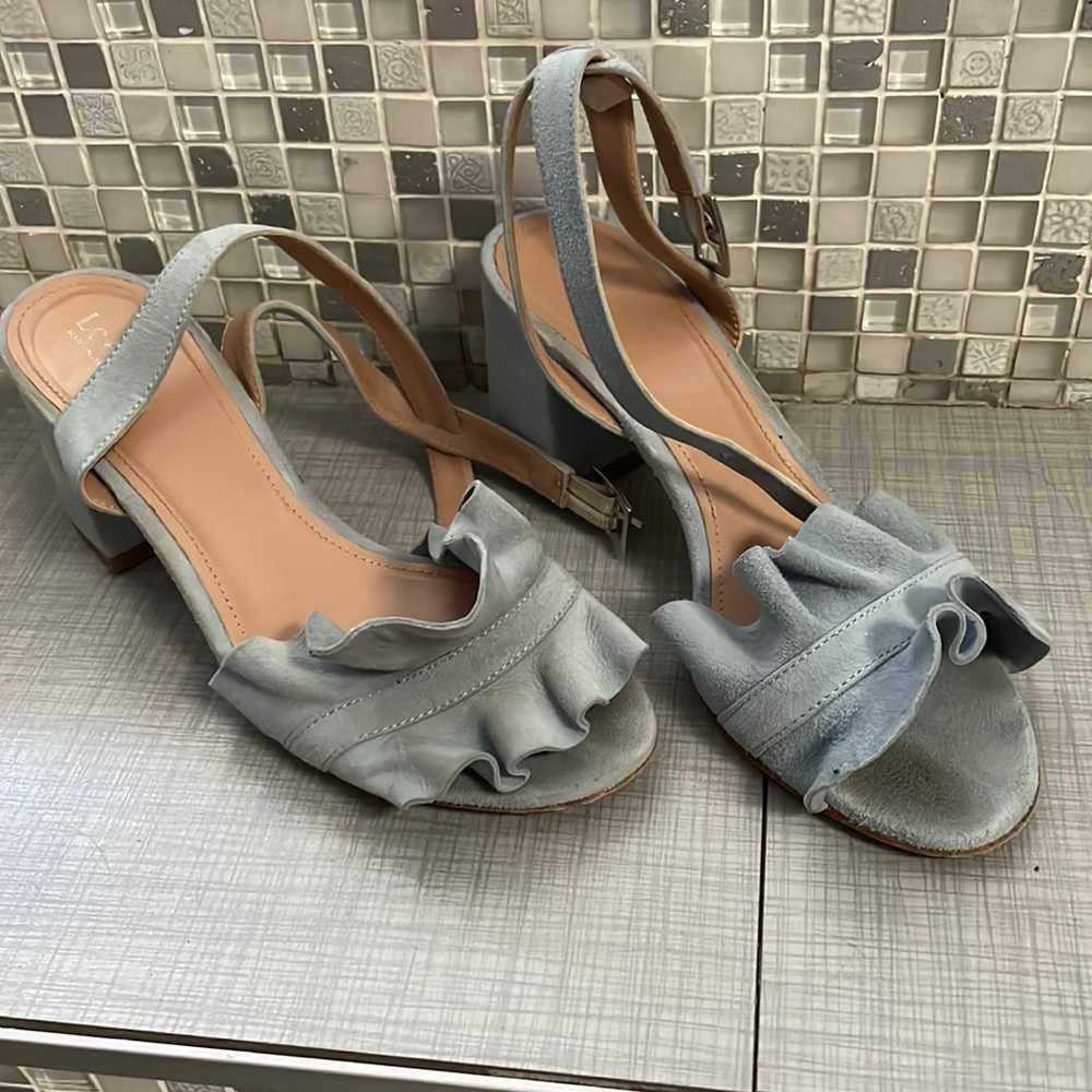 Lewit block heel sandal